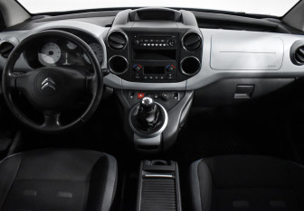 Подержанный автомобиль Citroen Berlingo 2012 года (13 фото)