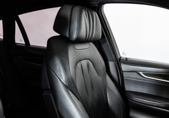 Подержанный автомобиль BMW X6 2015 года (28 фото)