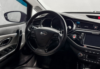 Подержанный автомобиль Kia Ceed Wagon 2018 года (15 фото)