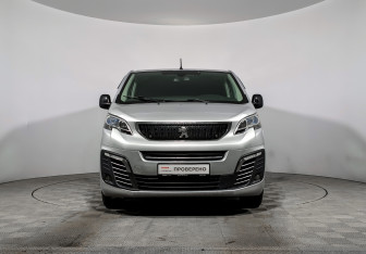 Подержанный автомобиль Peugeot Traveller 2021 года (2 фото)