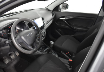 Подержанный автомобиль LADA (ВАЗ) Vesta Sedan 2019 года (9 фото)