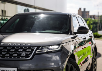 Подержанный автомобиль Land Rover Range Rover Velar 2017 года (2 фото)