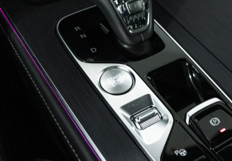 Подержанный автомобиль GAC GS8 2023 года (26 фото)