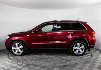 Подержанный автомобиль Jeep Grand Cherokee 2011 года (8 фото)