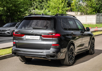 Подержанный автомобиль BMW X7 2019 года (6 фото)