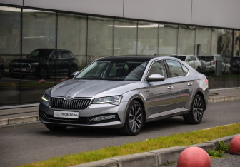 Подержанный автомобиль Skoda Superb Liftback 2023 года (3 фото)