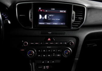 Подержанный автомобиль Kia Sportage 2017 года (17 фото)