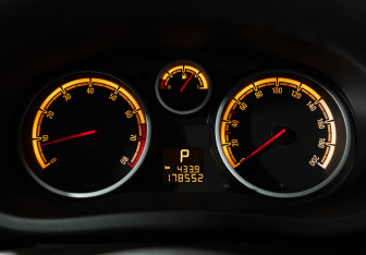 Подержанный автомобиль Opel Corsa 2007 года (11 фото)