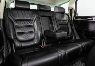 Подержанный автомобиль Volkswagen Touareg 2015 года (22 фото)