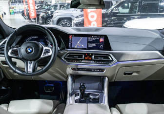 Подержанный автомобиль BMW X6 2020 года (16 фото)