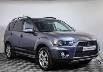 Подержанный автомобиль Mitsubishi Outlander 2011 года (3 фото)
