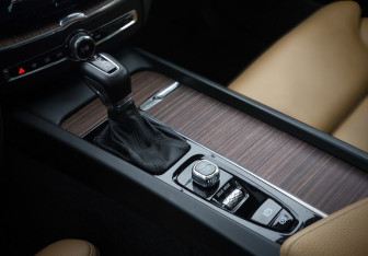 Подержанный автомобиль Volvo XC60 2020 года (26 фото)