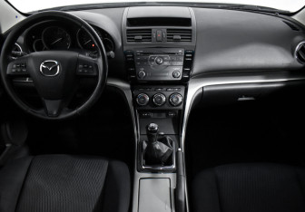 Подержанный автомобиль Mazda 6 Sedan 2010 года (14 фото)