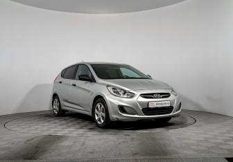 Подержанный автомобиль Hyundai Solaris Hatchback 2014 года (3 фото)