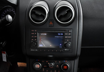 Подержанный автомобиль Nissan Qashqai 2012 года (18 фото)