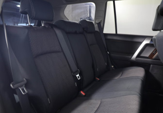 Подержанный автомобиль Toyota Land Cruiser Prado 2014 года (22 фото)
