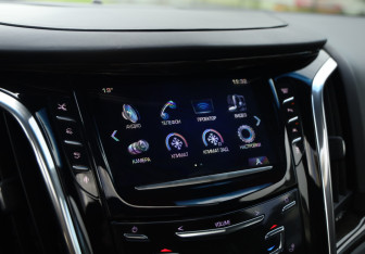 Подержанный автомобиль Cadillac Escalade Suv 2016 года (15 фото)