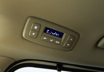 Подержанный автомобиль Kia Carnival 2021 года (31 фото)