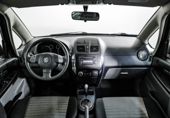 Подержанный автомобиль Suzuki SX4 Hatchback 2011 года (9 фото)