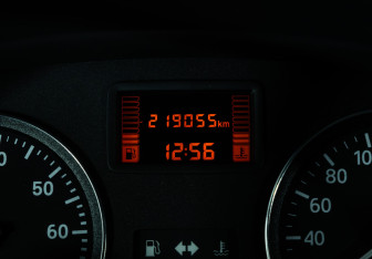 Подержанный автомобиль Renault Sandero 2014 года (18 фото)