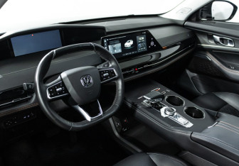 Подержанный автомобиль Changan UNI-K 2023 года (11 фото)