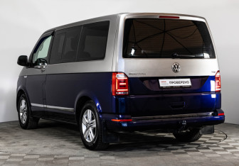 Подержанный автомобиль Volkswagen Multivan 2015 года (9 фото)