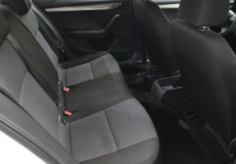 Подержанный автомобиль Skoda Octavia Liftback 2014 года (13 фото)