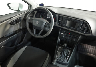Подержанный автомобиль SEAT Leon Hatchback 2013 года (8 фото)