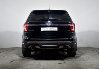 Подержанный автомобиль Ford Explorer 2018 года (6 фото)