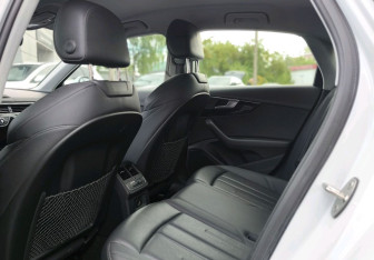 Подержанный автомобиль Audi A4 Sedan 2015 года (20 фото)
