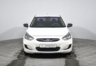 Подержанный автомобиль Hyundai Solaris Sedan 2012 года (2 фото)