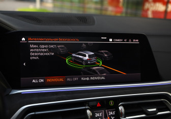 Подержанный автомобиль BMW X7 2019 года (18 фото)