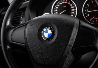 Подержанный автомобиль BMW X3 2013 года (12 фото)