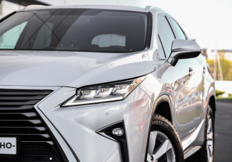 Подержанный автомобиль Lexus RX 2017 года (2 фото)