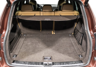 Подержанный автомобиль Porsche Cayenne 2011 года (15 фото)