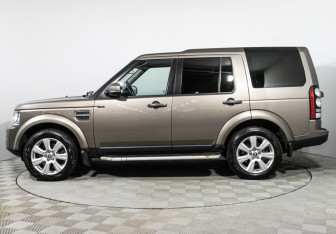 Подержанный автомобиль Land Rover Discovery 2014 года (8 фото)