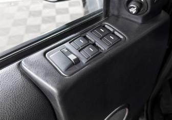 Подержанный автомобиль Land Rover Discovery 2008 года (10 фото)