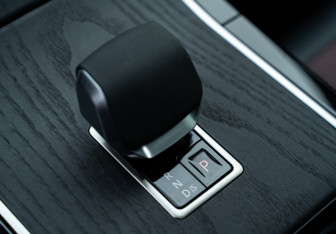 Новый Land Rover Range Rover Velar 2025 (10 фото)