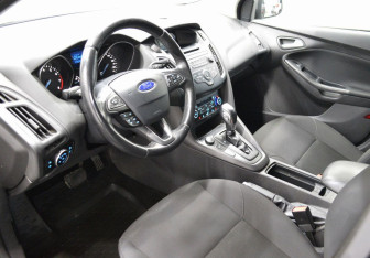 Подержанный автомобиль Ford Focus Wagon 2015 года (10 фото)
