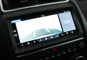 Подержанный автомобиль Jaguar E-Pace 2018 года (15 фото)