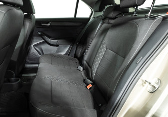 Подержанный автомобиль Skoda Rapid Liftback 2021 года (10 фото)