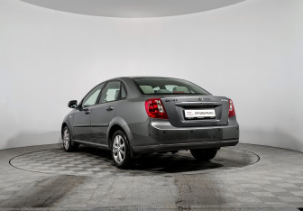 Подержанный автомобиль Daewoo Gentra Sedan 2014 года (7 фото)