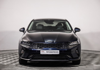 Подержанный автомобиль Kia K5 2021 года (2 фото)