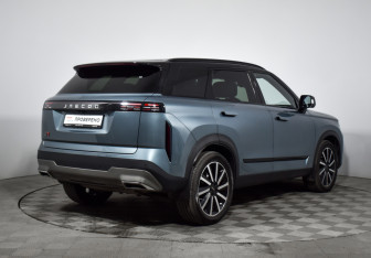 Подержанный автомобиль Jaecoo J7 2024 года (5 фото)