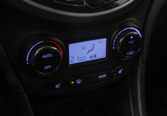 Подержанный автомобиль Hyundai Solaris Sedan 2012 года (14 фото)
