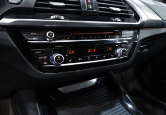 Подержанный автомобиль BMW X3 2018 года (20 фото)