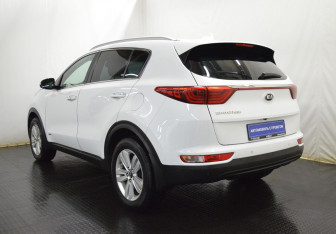 Подержанный автомобиль Kia Sportage 2016 года (7 фото)