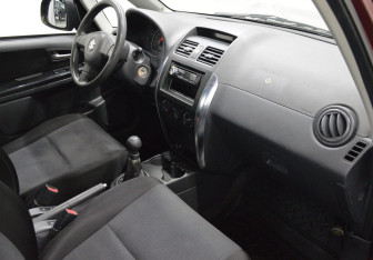 Подержанный автомобиль Suzuki SX4 Sedan 2007 года (12 фото)