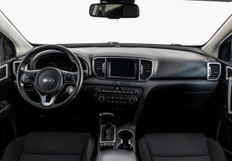 Подержанный автомобиль Kia Sportage 2017 года (10 фото)