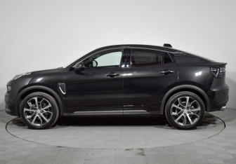 Подержанный автомобиль Lynk&Co 05 2023 года (8 фото)